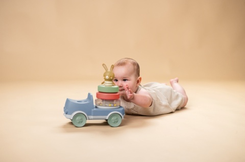 Taf Toys Kolorowa Ciężarówka z Króliczkiem 2w1 Taf Toys Kolorowa Ciężarówka z Króliczkiem 2w1
