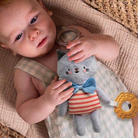 Taf Toys Przytulanka i Gryzak Clara – sensoryczny kotek dla niemowląt od 0 m+ Taf Toys Przytulanka i Gryzak Clara – sensoryczny kotek dla niemowląt od 0 m+
