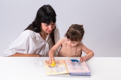 Taf Toys Magiczna Książeczka Wodna A KUKU z Pieczątką Taf Toys Magiczna Książeczka Wodna A KUKU z Pieczątką