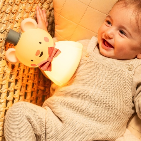 Taf Toys Lampka Nocna Mały Miś – silikonowa, łagodna lampka dla niemowląt Taf Toys Lampka Nocna Mały Miś – silikonowa, łagodna lampka dla niemowląt